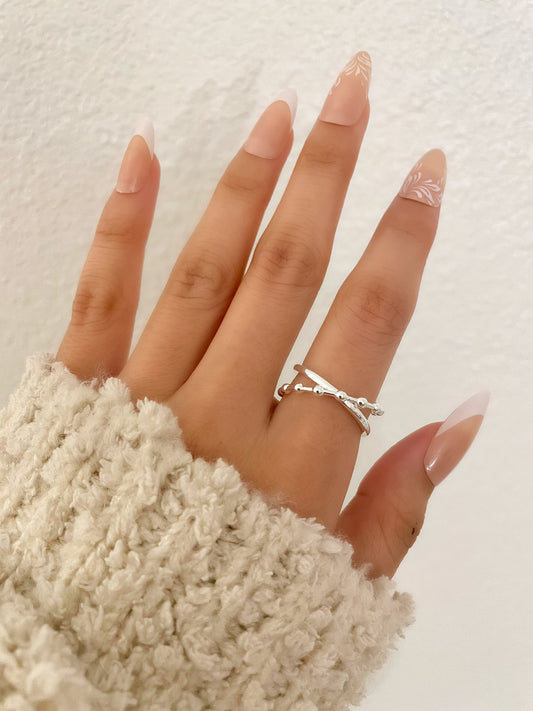 Silver Criss Cross Ring, Silver Bead Ring, Minimalist Ring, Silver Ring, Abstract Ring, Unique Ring, Everyday Ring, Modern Ring, Chic Ring